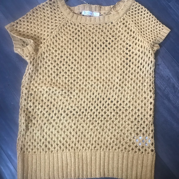 Mustard Yellow loose knit top - Picture 1 of 3